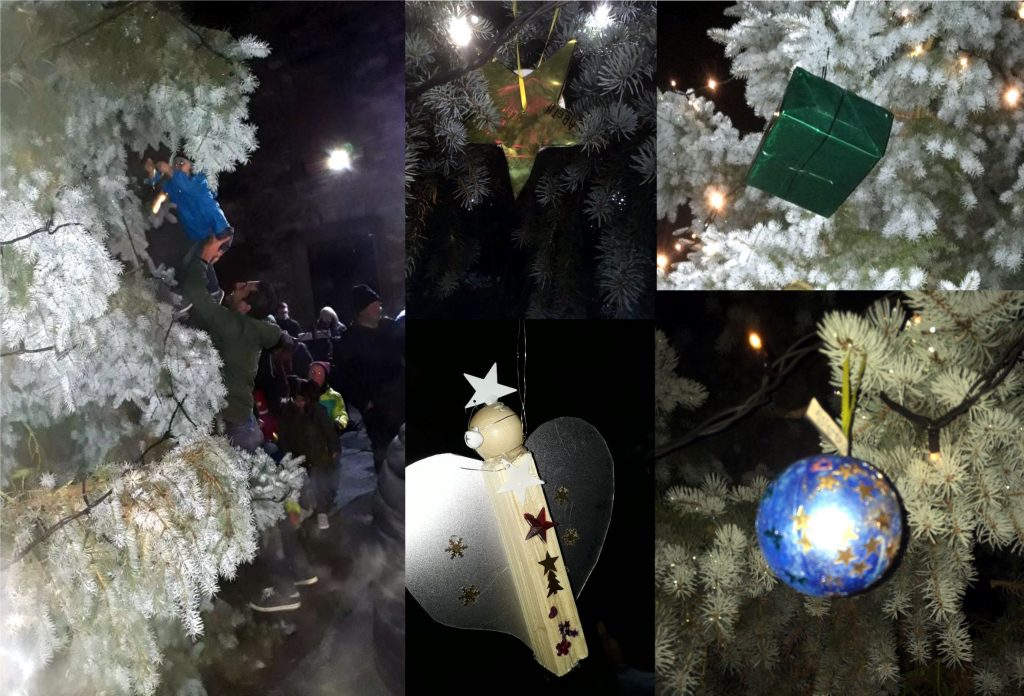 Am Weihnachtsbaum, die Lichter brennen